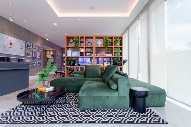 Tendências de Tapetes 2025: Cores e Formas que Transformarão Sua Sala