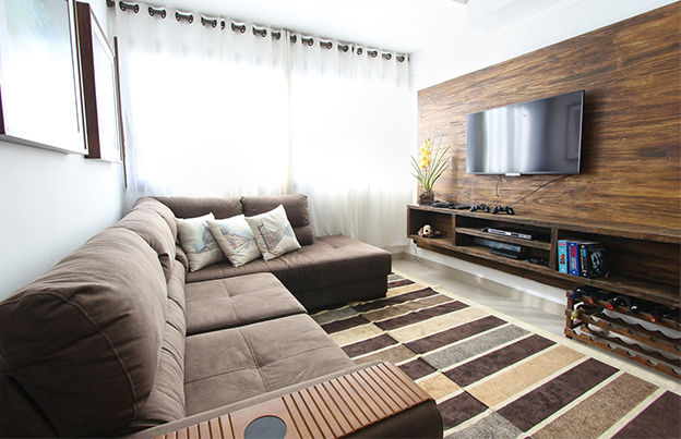 Tapetes Felpudos vs. Sintéticos: Qual o Melhor para Sua Sala de TV?