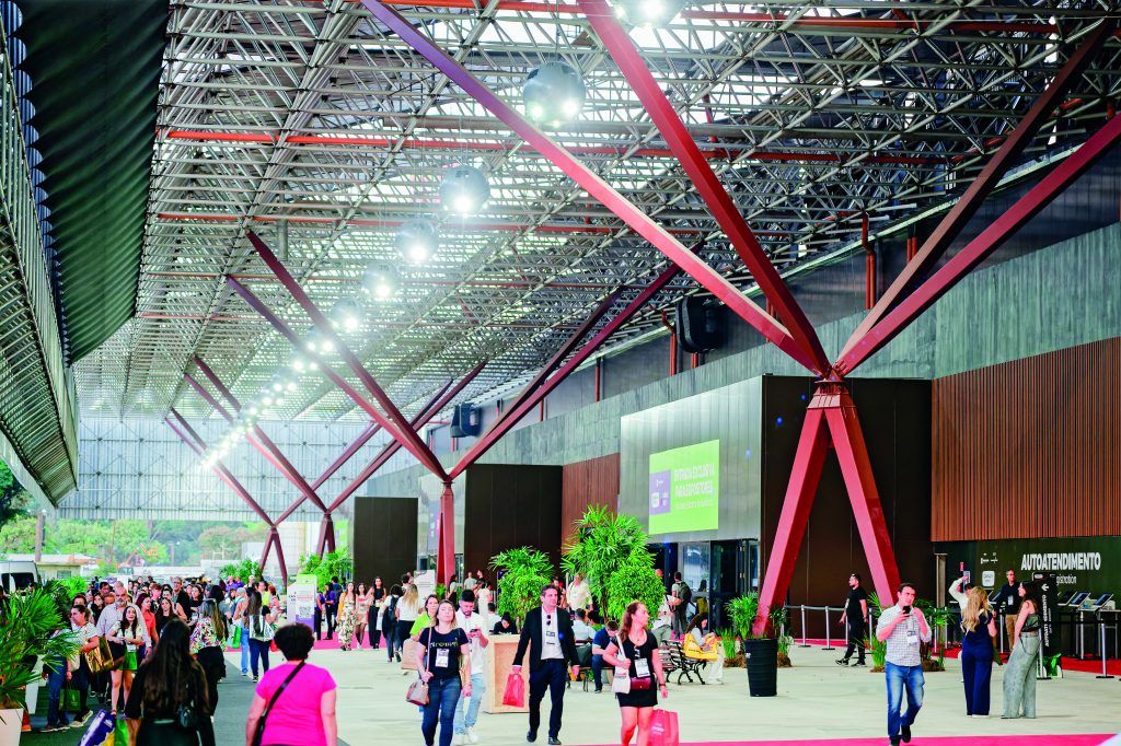 Distrito Anhembi: Conheça a Estrutura e Capacidade dos Pavilhões Modernos