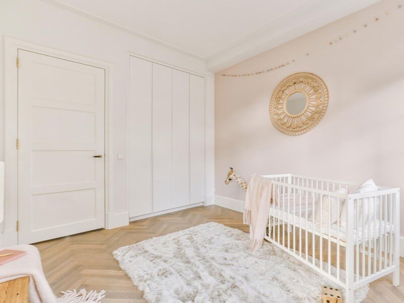 Iluminação Zen: Como Escolher Luminárias para o Quarto do Seu Bebê com Feng Shui