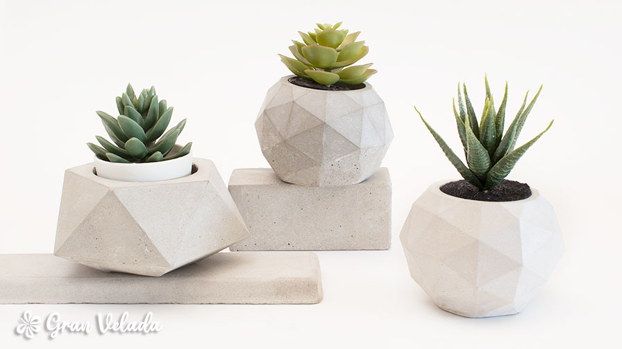 formas de silicone vs formas de ABS para vasos de cimento