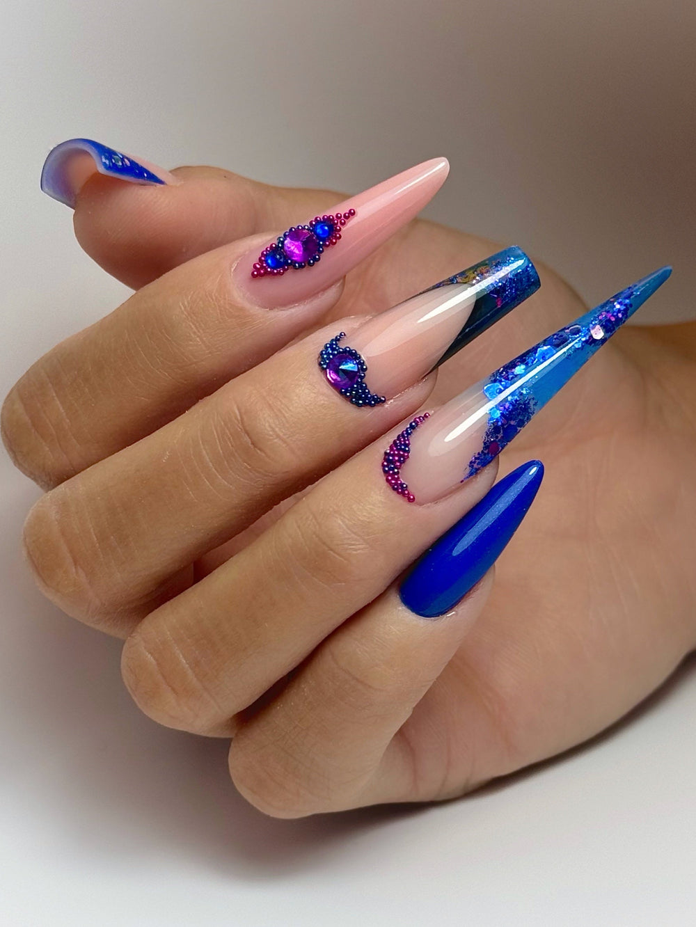 Guia Completo: Como Escolher o Formato de Unha Ideal para Suas Mãos