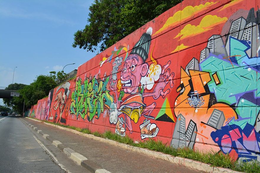 5 ideias de títulos:
1. Descubra o Beco do Batman: Um Guia Completo para o Coração do Grafite em São Paulo.
2. Os 5 Artistas de Grafite que Você Precisa Conhecer em São Paulo.
3. Grafite em São Paulo: Como a Arte Urbana Transforma Espaços Públicos.
4. Roteiro de Grafite em SP: Os Melhores Lugares para Explorar a Arte de Rua.
5. O Dia do Grafite: Celebrando a Cultura Urbana em São Paulo.