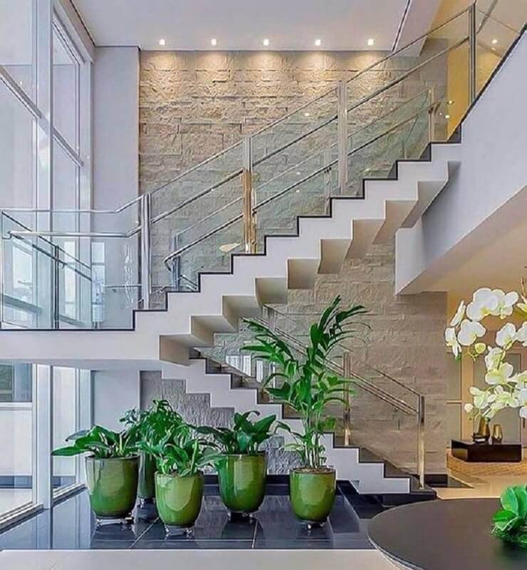 Guarda-corpo de vidro ou alumínio: Qual a melhor opção para seu projeto?