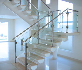 Manutenção e limpeza de guarda-corpo de vidro: Dicas para prolongar a vida útil