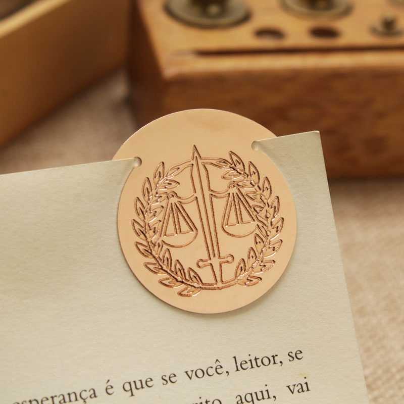 erros comuns ao escolher lembrancinhas de formatura direito