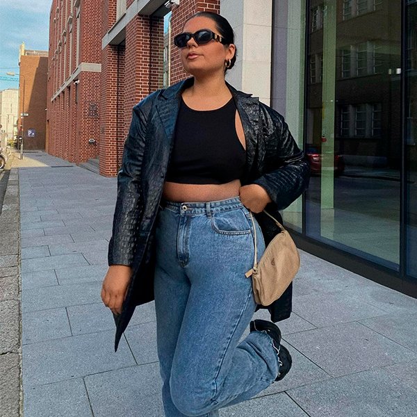 Looks com Jeans Cinza: Dicas de Combinação para Arrasar em 2025