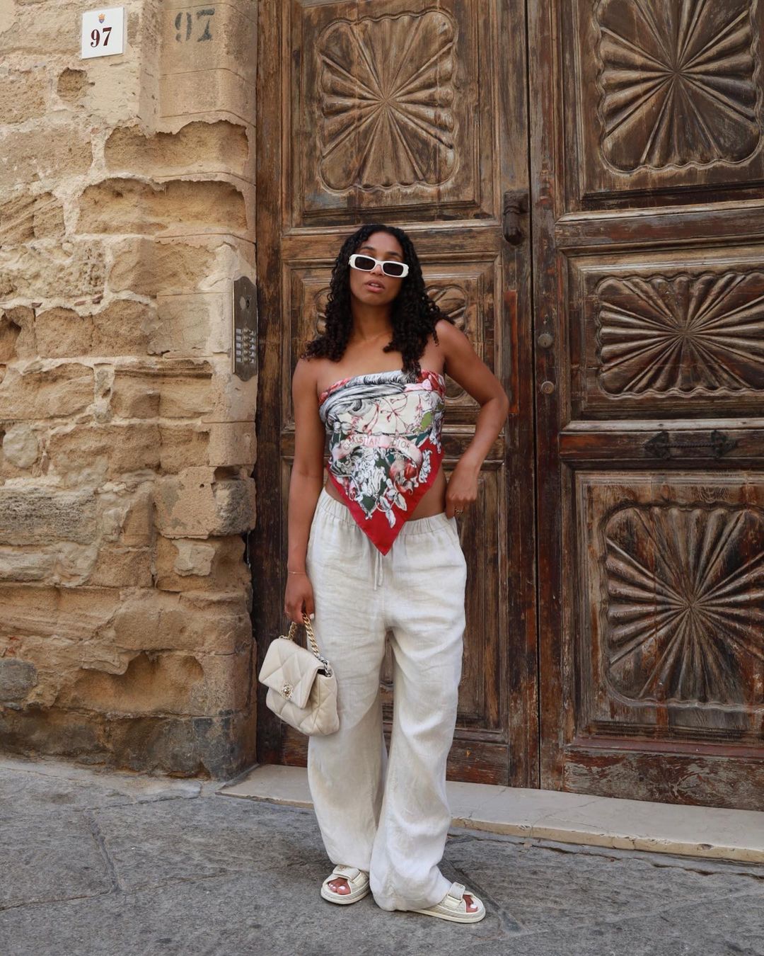 Lenço na Cabeça: Penteados e Estilos para o Verão