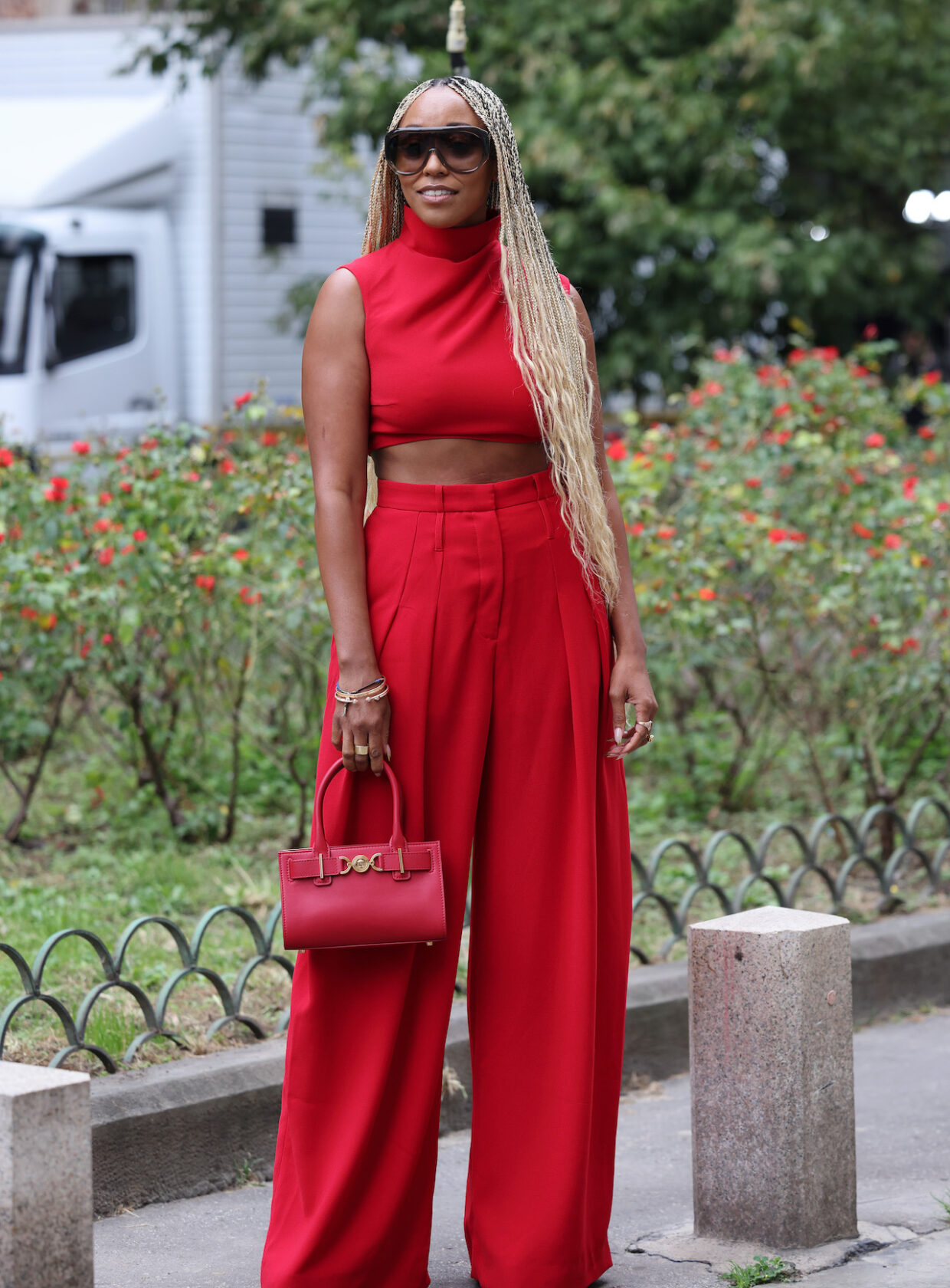 Como Combinar Acessórios Dourados no seu Look de Natal 2025