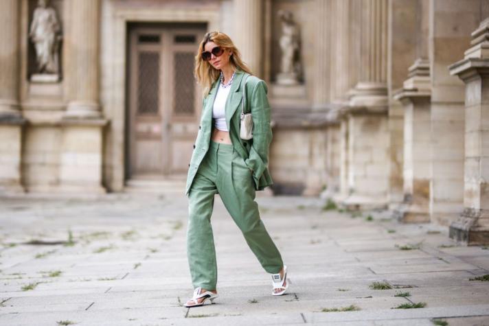 Casual Chic 2026: Como Combinar Peças Básicas com Sofisticação