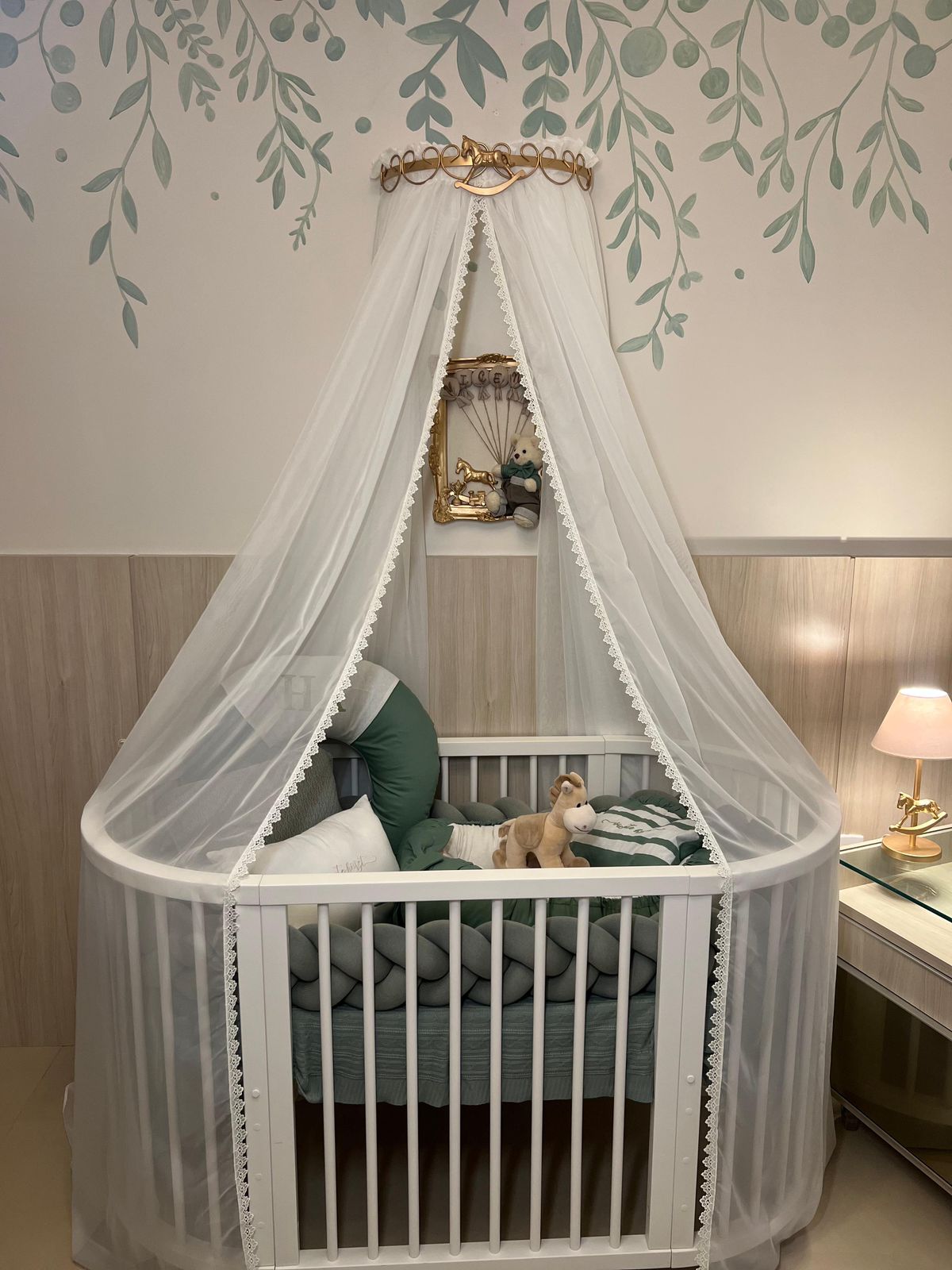ideias de decoração mosquiteiro de parede para quarto de bebê