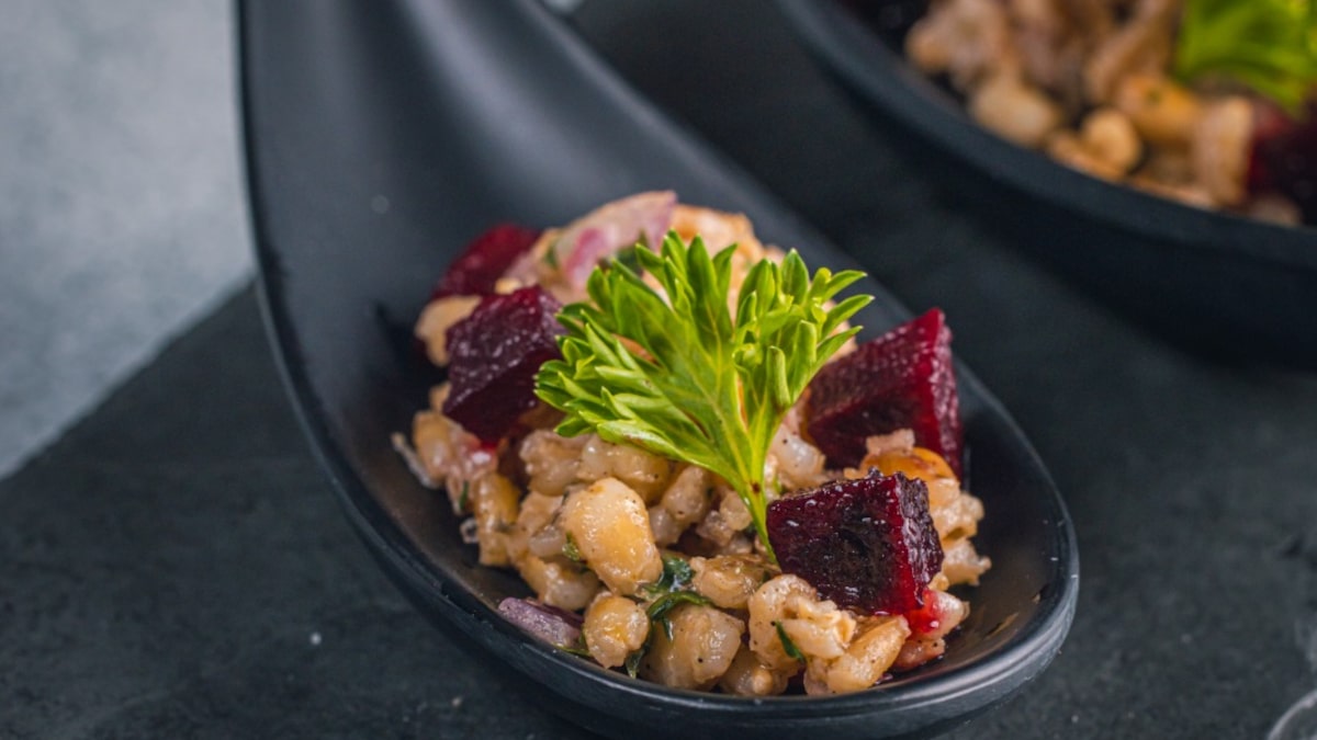 Receitas de suchás refrescantes com hibisco para o verão