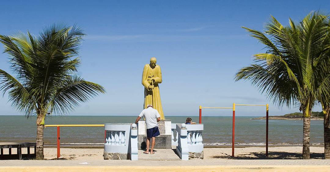 Onde Comer em Anchieta: Sabores da Moqueca Capixaba e Arroz de Anchieta