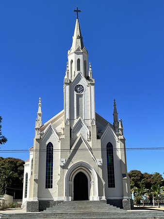 Lazer ao Ar Livre em Ipameri: Parques e Atividades para a Família