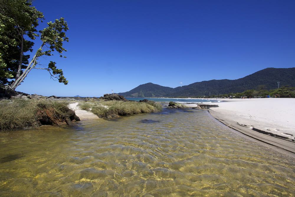 Maresias com Crianças: Praias Calmas e Atividades para a Família