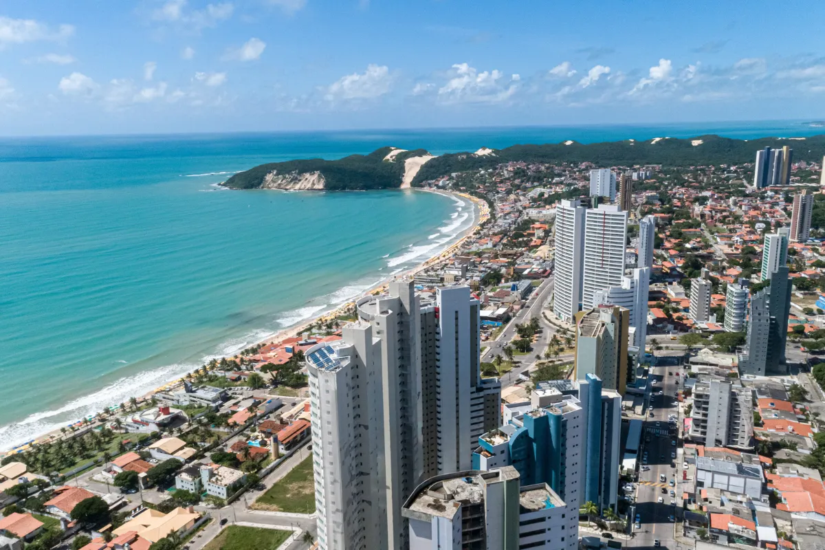 1. Roteiro Completo: 7 Dias de Aventuras e Relax em Natal
2. Descubra as Dunas de Genipabu: Passeios e Emoções
3. Natal Histórica: Explorando a Fortaleza dos Reis Magos
4. Piscinas Naturais de Maracajaú: Mergulho e Beleza Subaquática
5. Compras e Cultura em Natal: Artesanato e Tradições Locais