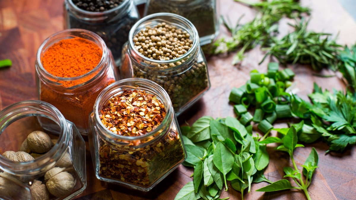 Desvendando os Sete Temperos Árabes: Usos e Benefícios