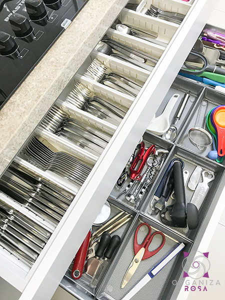 Bambu vs. Acrílico: Qual o Melhor Material para Seu Organizador de Gaveta?