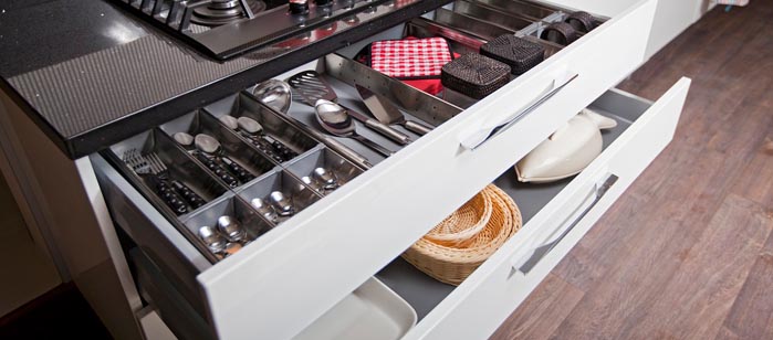 Manutenção e Limpeza: Como Conservar Seus Organizadores de Gaveta por Mais Tempo