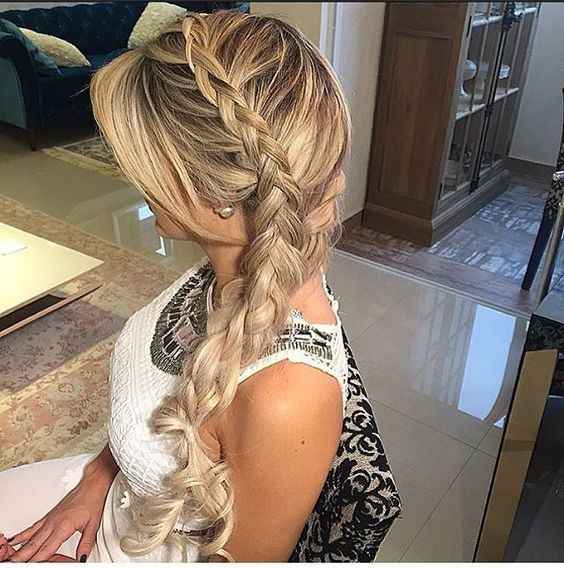 Tranças para Eventos Formais: Elegância e Sofisticação em Cada Detalhe