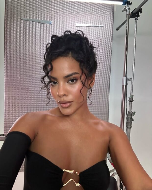 Ondas sem calor: o guia completo para cabelo médio