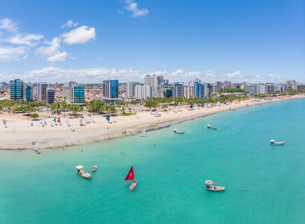 Guia Completo: Como Chegar e Onde Ficar nas Praias do Litoral Norte de Alagoas