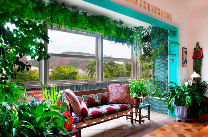 prateleira de madeira vs prateleira de ferro para varanda