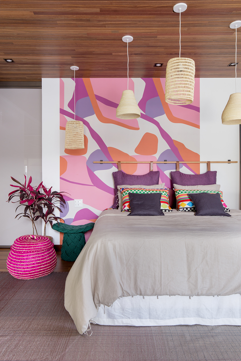 Paleta de Cores Boho Chic: Combinando Neutros e Terrosos para um Quarto Sereno