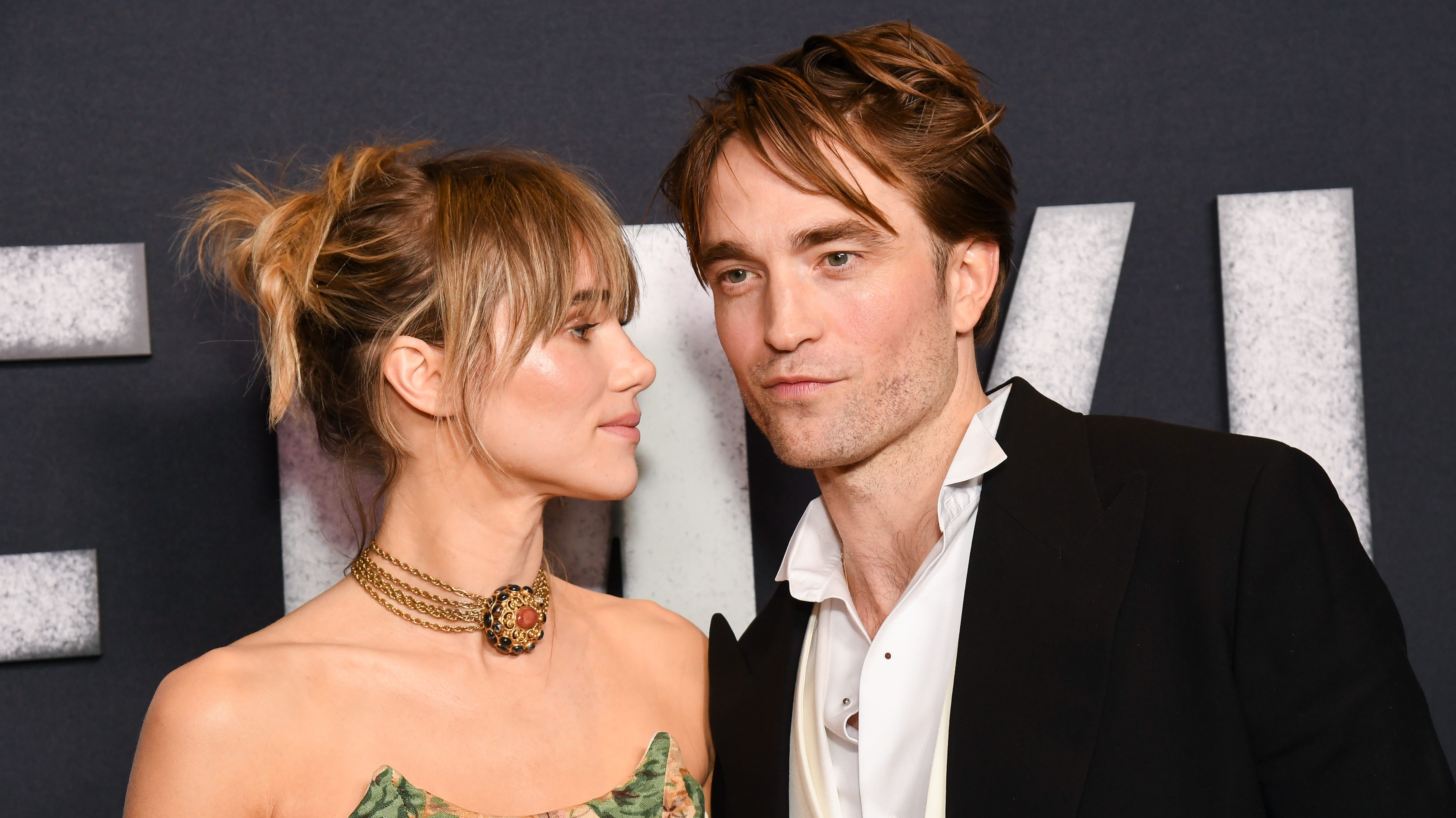Suki Waterhouse e Robert Pattinson: cronologia do relacionamento e família