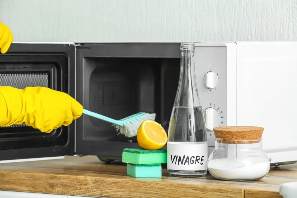 5 ideias de títulos:
1. Micro-ondas com Cheiro de Queimado? 5 Soluções Rápidas e Eficazes!
2. O Guia Definitivo: Como Eliminar Odores do Micro-ondas com Ingredientes Caseiros.
3. Dicas de Ouro: Use Vinagre e Limão para um Micro-ondas Livre de Cheiros.
4. Micro-ondas Cheirando Mal? Descubra o Poder do Bicarbonato de Sódio!
5. Funções Escondidas: Como Usar o 'Tira Odor' do seu Micro-ondas (Electrolux e LG).