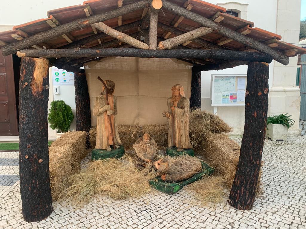 ideias de presépio de madeira para decorar a casa