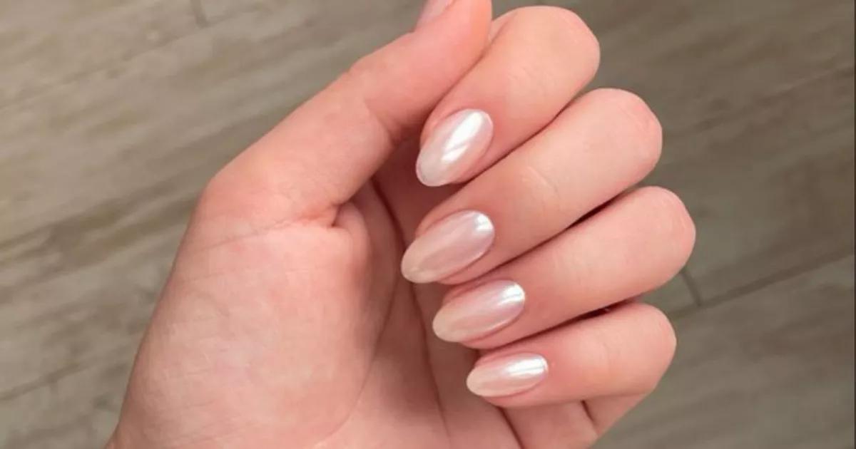 Milky Nails vs. Efeito Sabão: Qual a tendência ideal para você?