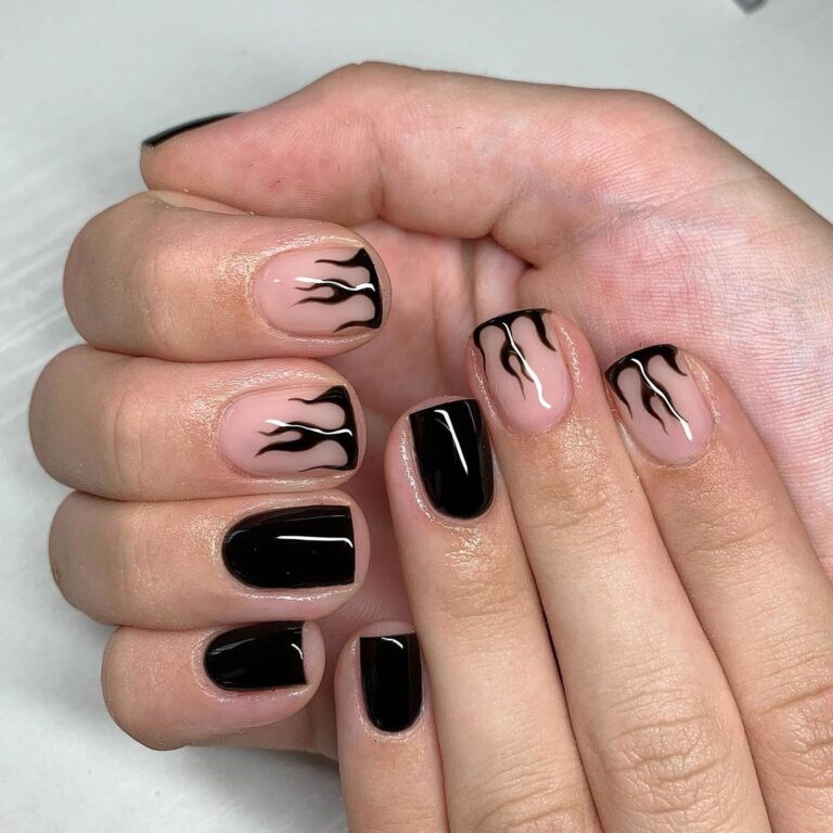 unhas em gel preto