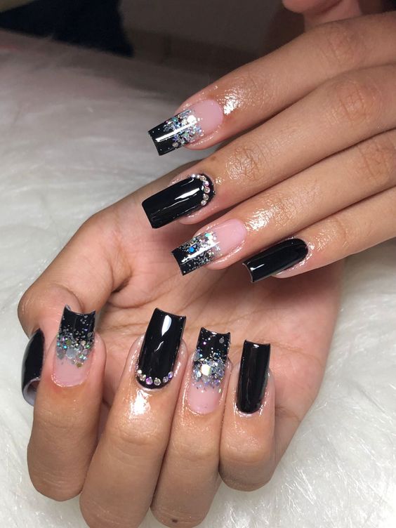 5 Ideias de Nail Art Minimalista com Esmalte Preto em Gel