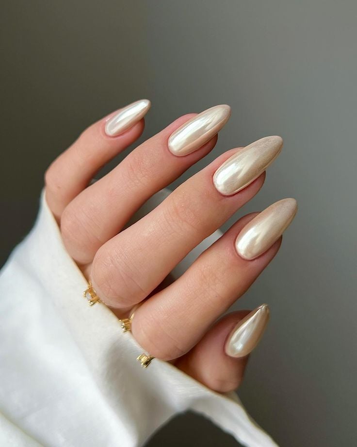 Como Fazer Unhas Amendoadas Perfeitas para o Réveillon
