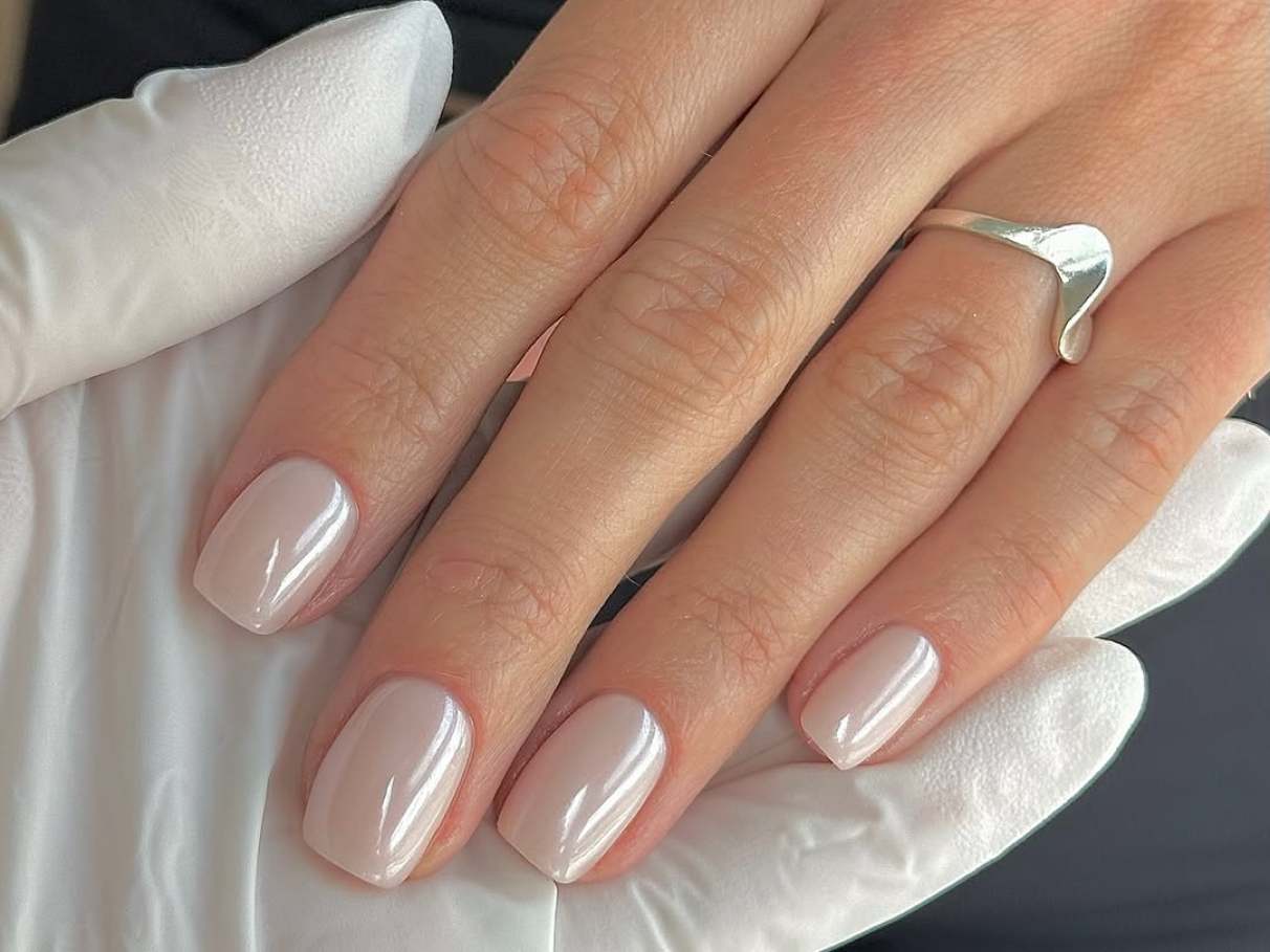 Unhas Minimalistas: Elegância Discreta para a Virada do Ano